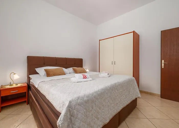 Ane Apartmán Vrh (Krk)