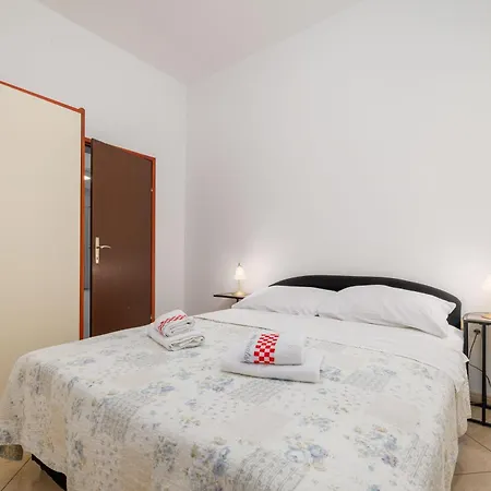 Ane Apartment